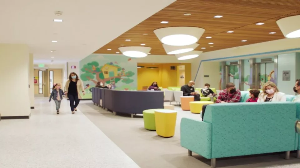 NIOutpatientCenterLobby_cut_web.jpg